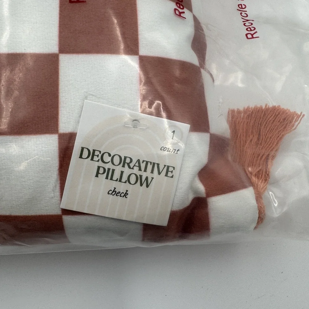 Target square accent